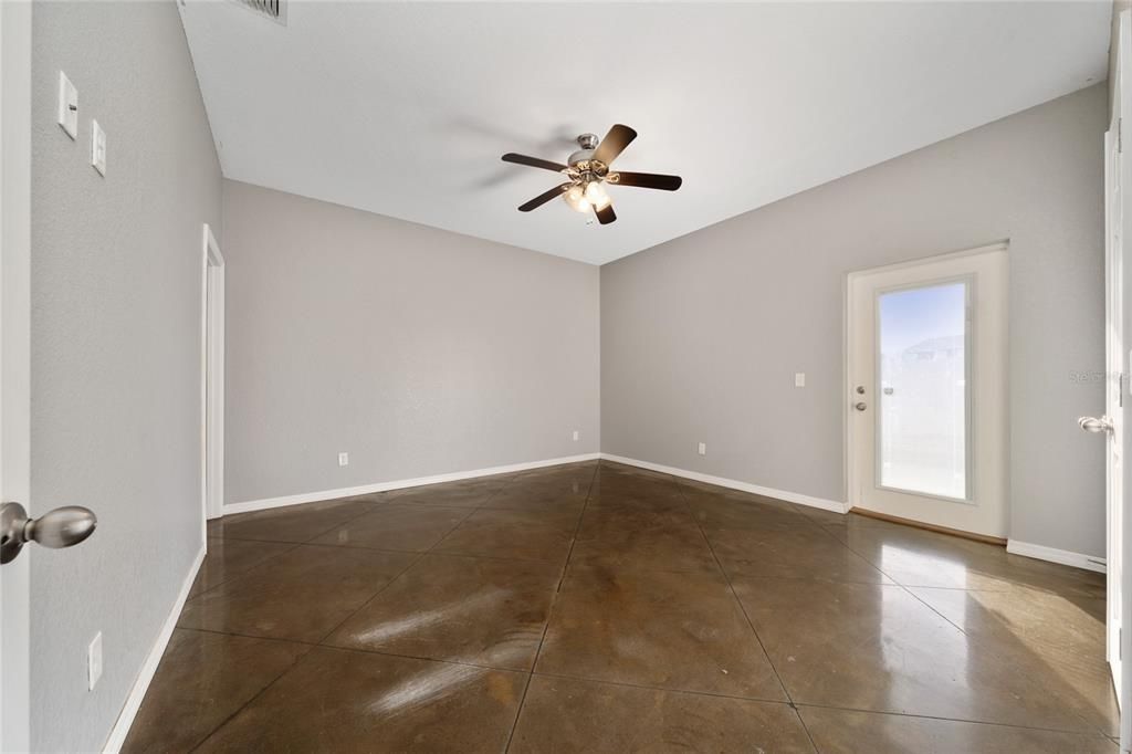 Active With Contract: $230,000 (3 beds, 2 baths, 1268 Square Feet)