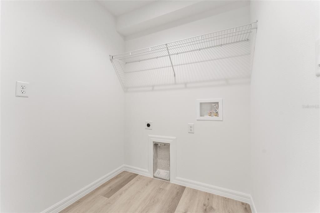 For Sale: $239,900 (3 beds, 2 baths, 1287 Square Feet)