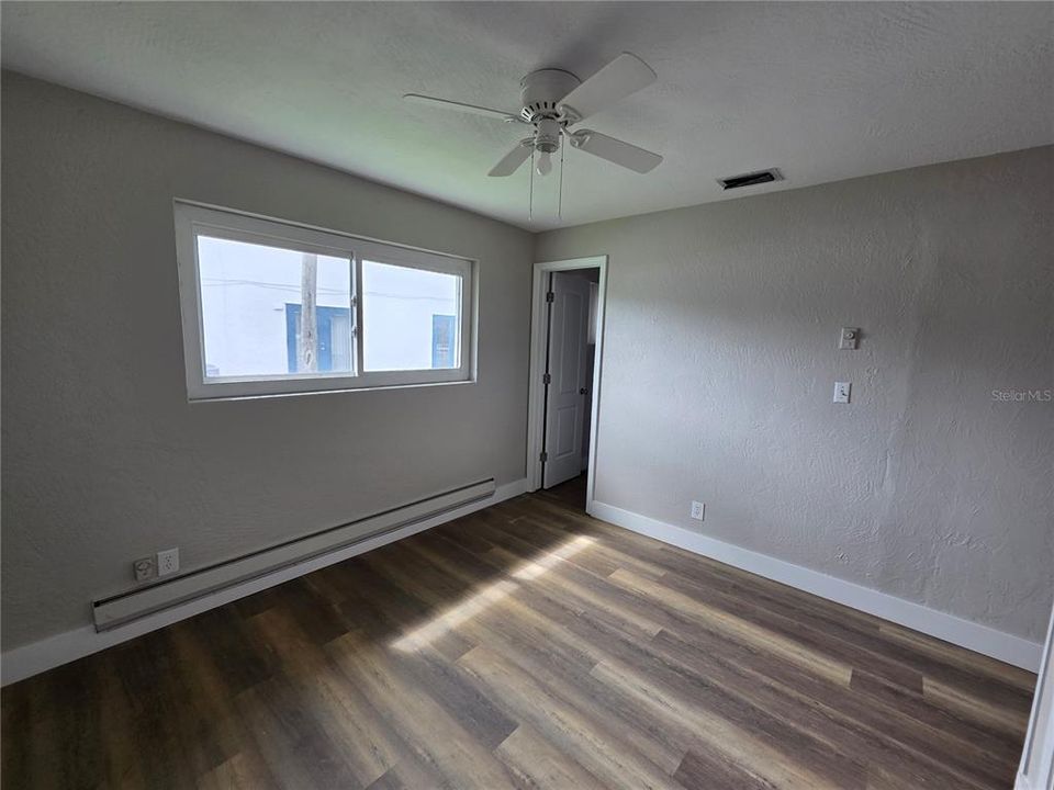 For Sale: $275,000 (3 beds, 3 baths, 1444 Square Feet)