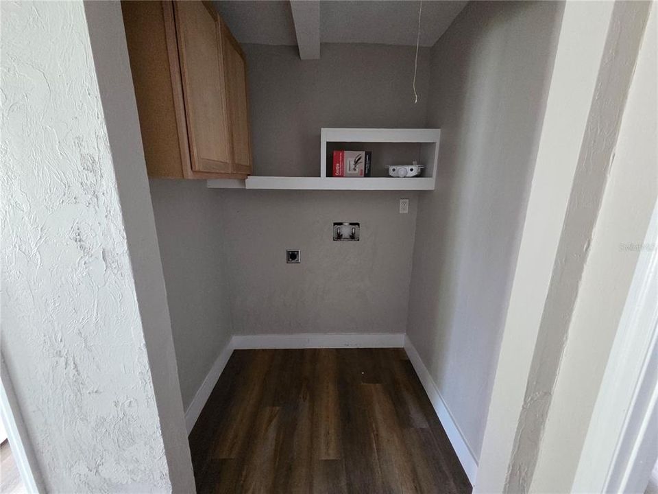 For Sale: $275,000 (3 beds, 3 baths, 1444 Square Feet)