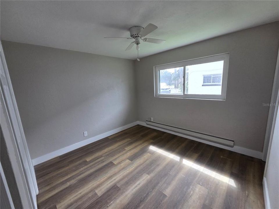 For Sale: $275,000 (3 beds, 3 baths, 1444 Square Feet)