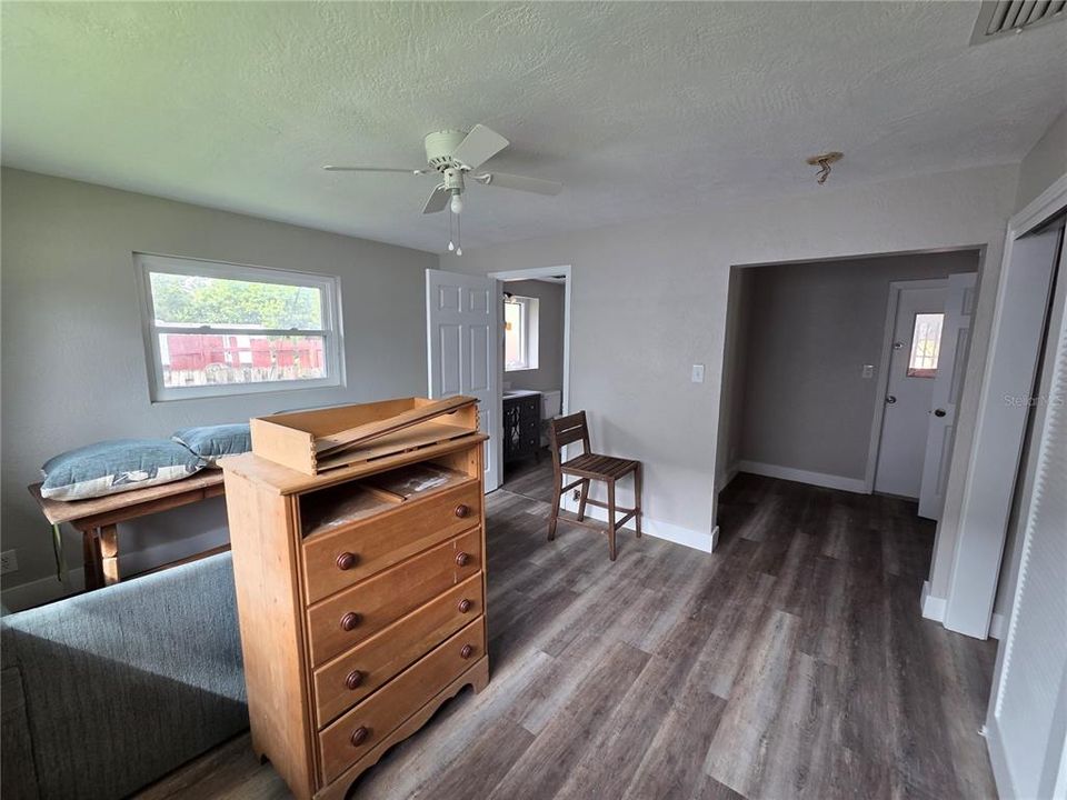 For Sale: $275,000 (3 beds, 3 baths, 1444 Square Feet)