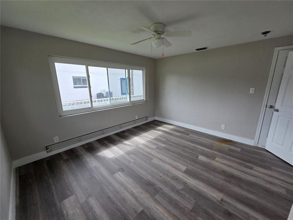 For Sale: $275,000 (3 beds, 3 baths, 1444 Square Feet)