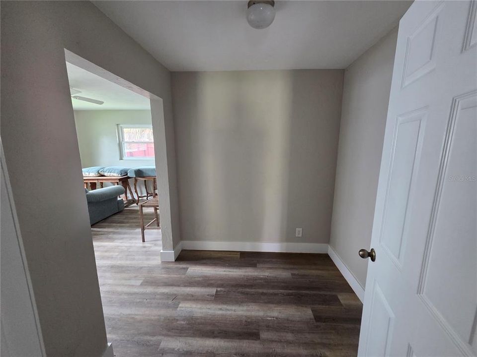 For Sale: $275,000 (3 beds, 3 baths, 1444 Square Feet)