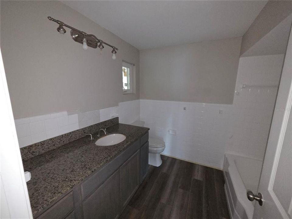 For Sale: $275,000 (3 beds, 3 baths, 1444 Square Feet)