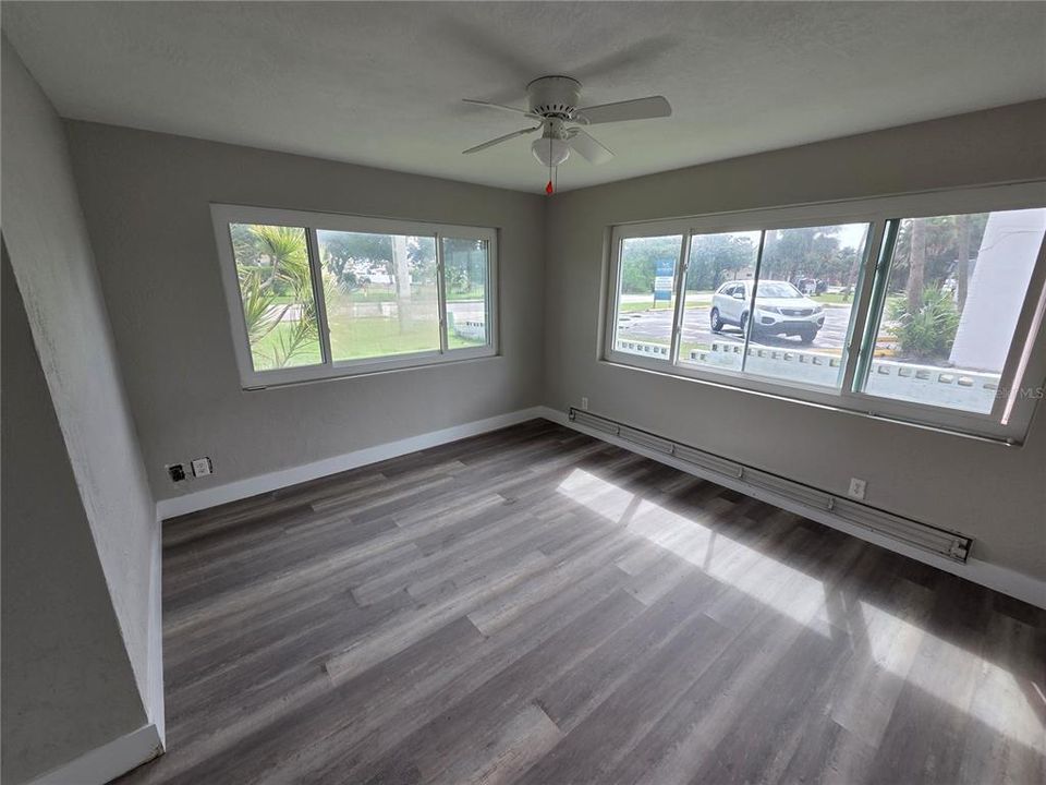 For Sale: $275,000 (3 beds, 3 baths, 1444 Square Feet)