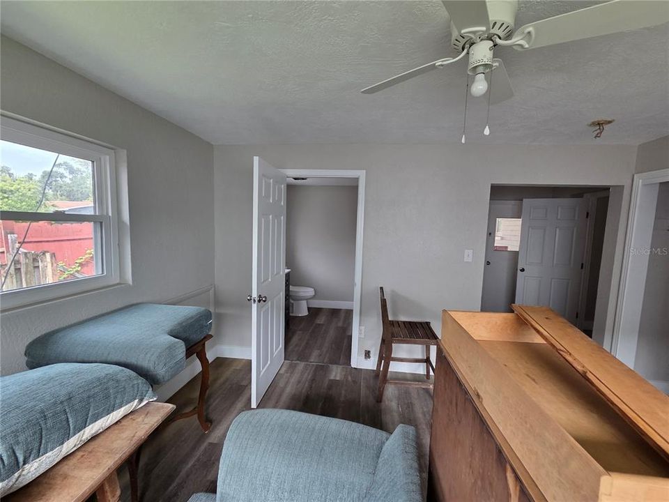 For Sale: $275,000 (3 beds, 3 baths, 1444 Square Feet)