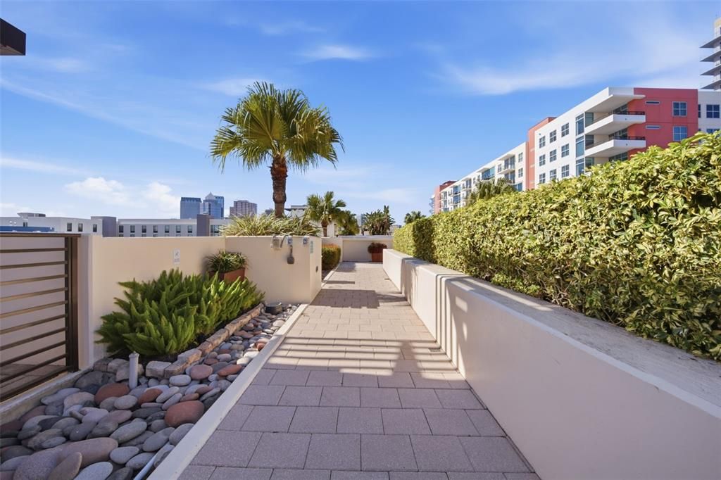 Activo con contrato: $2,800 (2 camas, 1 baños, 1050 Pies cuadrados)