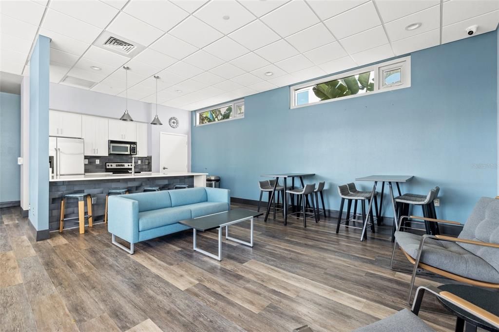 Activo con contrato: $2,800 (2 camas, 1 baños, 1050 Pies cuadrados)