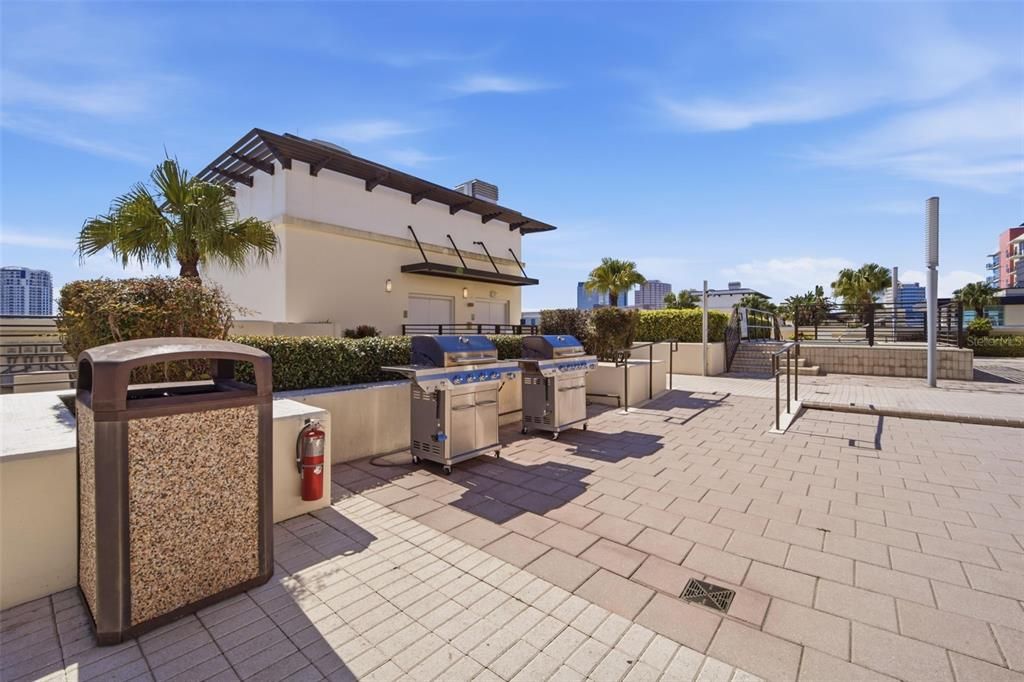 Activo con contrato: $2,800 (2 camas, 1 baños, 1050 Pies cuadrados)