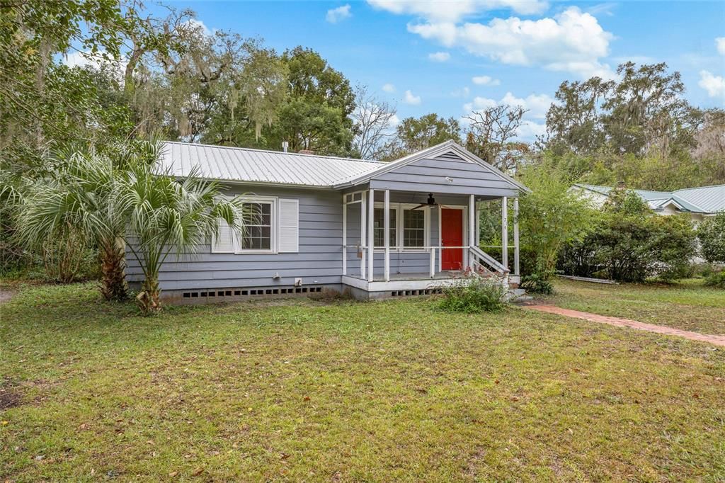 待售: $169,000 (2 贝兹, 1 浴室, 775 平方英尺)