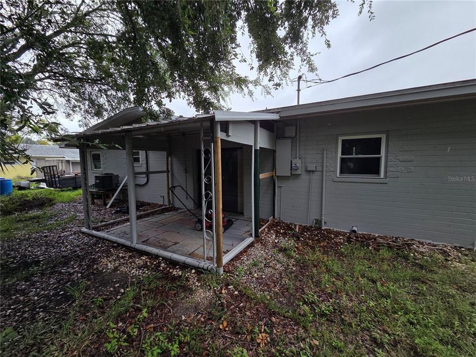 Active With Contract: $200,000 (2 beds, 1 baths, 850 Square Feet)