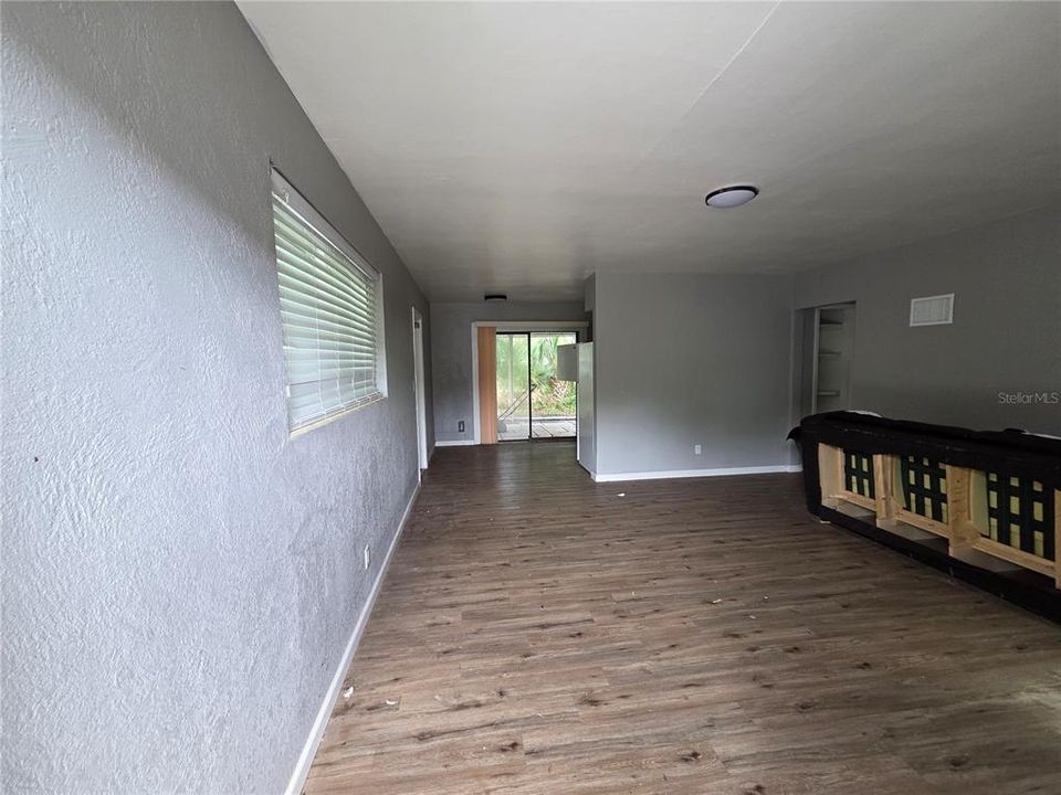 Active With Contract: $200,000 (2 beds, 1 baths, 850 Square Feet)