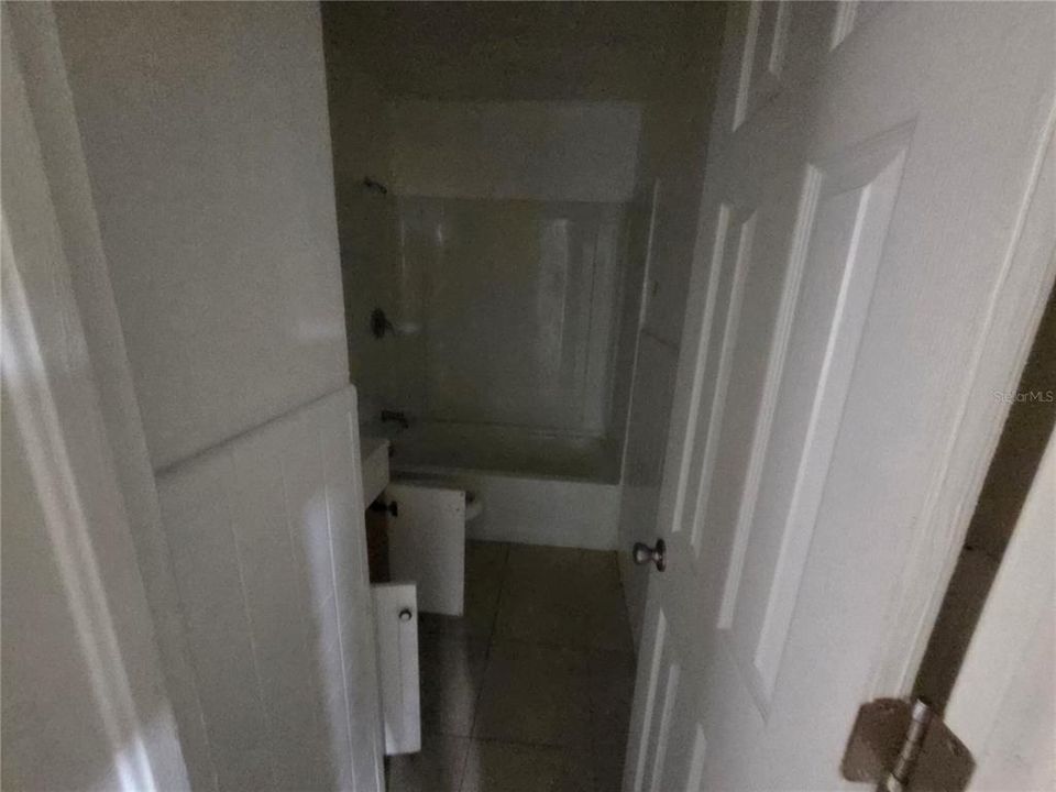 Active With Contract: $200,000 (2 beds, 1 baths, 850 Square Feet)