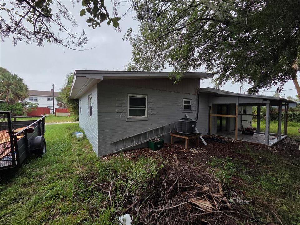 Active With Contract: $200,000 (2 beds, 1 baths, 850 Square Feet)