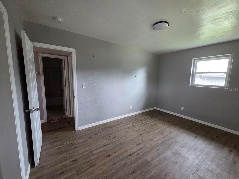 Active With Contract: $200,000 (2 beds, 1 baths, 850 Square Feet)