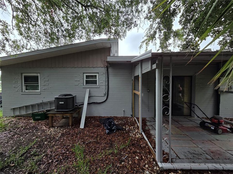 Active With Contract: $200,000 (2 beds, 1 baths, 850 Square Feet)