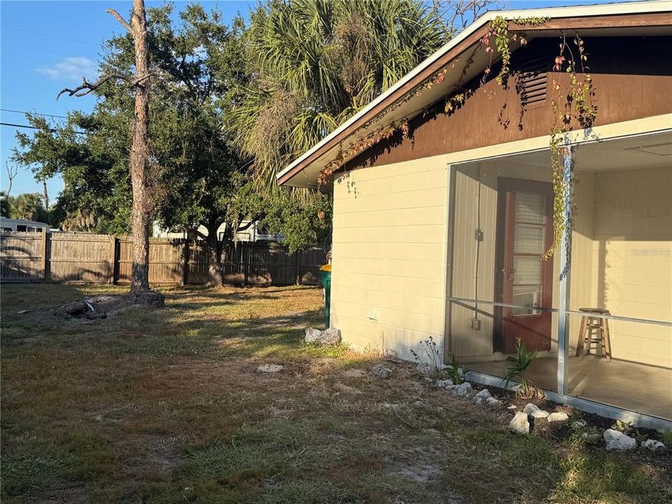 For Rent: $1,050 (1 beds, 1 baths, 528 Square Feet)