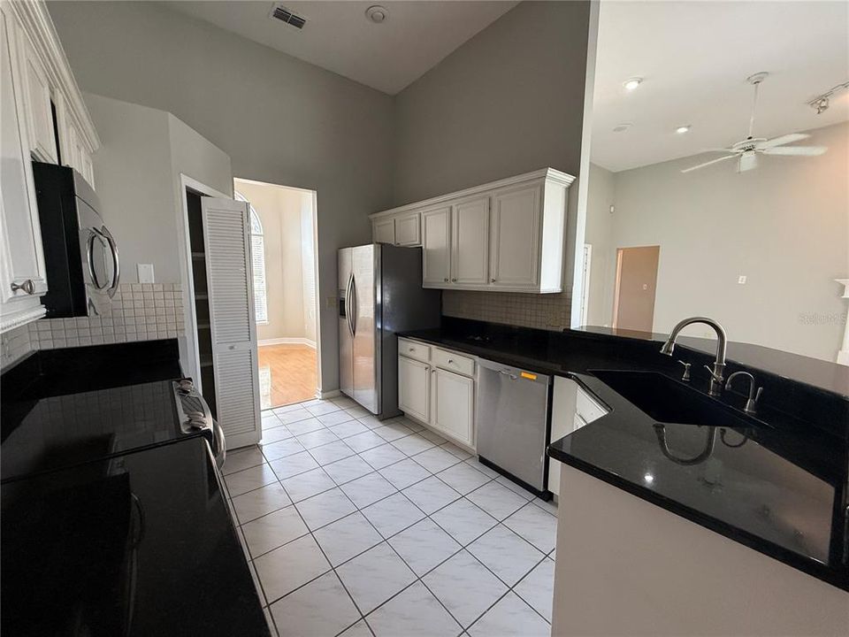 For Sale: $475,955 (3 beds, 2 baths, 1797 Square Feet)