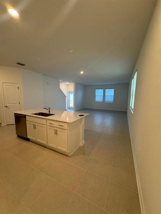 В аренду: $2,800 (3 спален, 2 ванн, 1795 Квадратных фут)