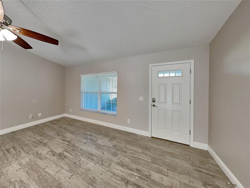 En Renta: $1,699 (4 camas, 2 baños, 1615 Pies cuadrados)