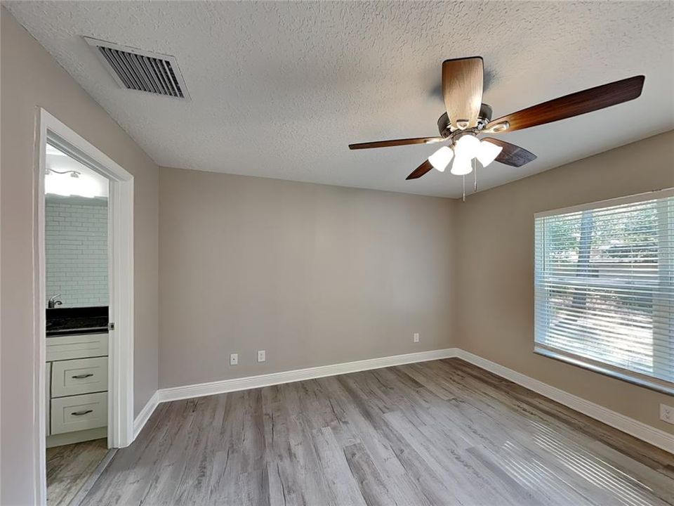 En Renta: $1,699 (4 camas, 2 baños, 1615 Pies cuadrados)