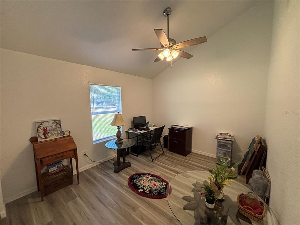 待售: $239,000 (3 贝兹, 2 浴室, 1387 平方英尺)