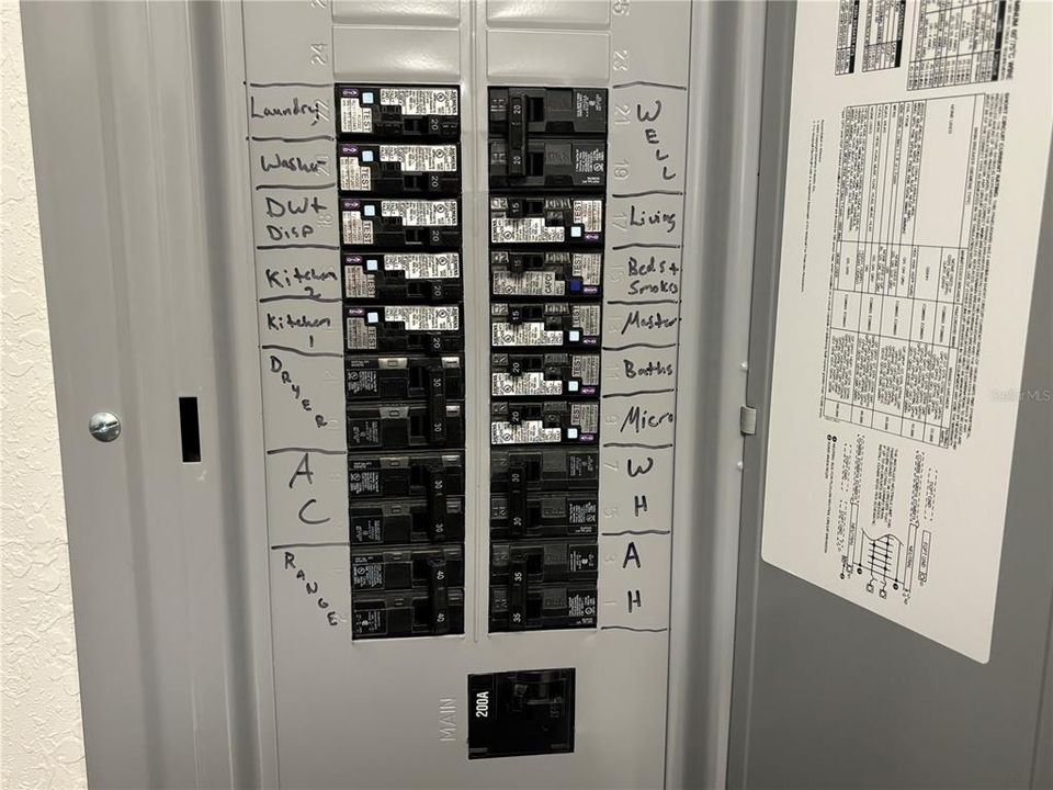 待售: $239,000 (3 贝兹, 2 浴室, 1387 平方英尺)