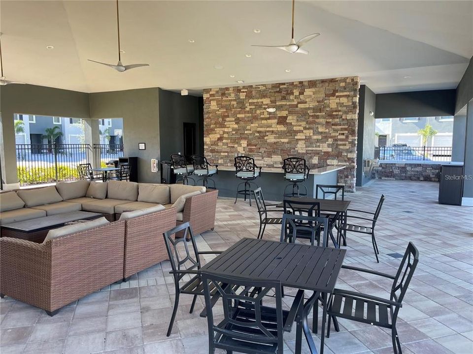 For Rent: $2,590 (3 beds, 2 baths, 1819 Square Feet)