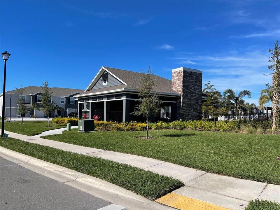 For Rent: $2,590 (3 beds, 2 baths, 1819 Square Feet)