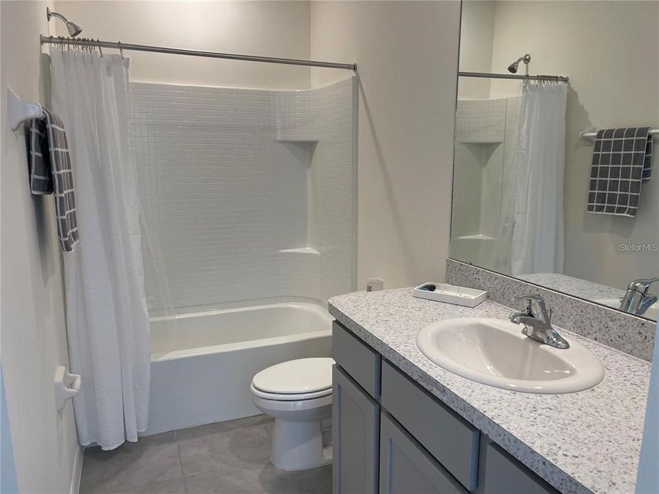 For Rent: $2,590 (3 beds, 2 baths, 1819 Square Feet)