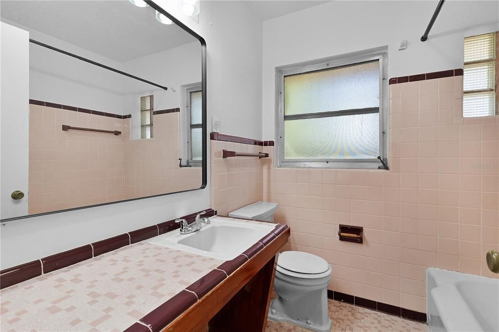 出租: $1,400 (3 贝兹, 1 浴室, 1677 平方英尺)