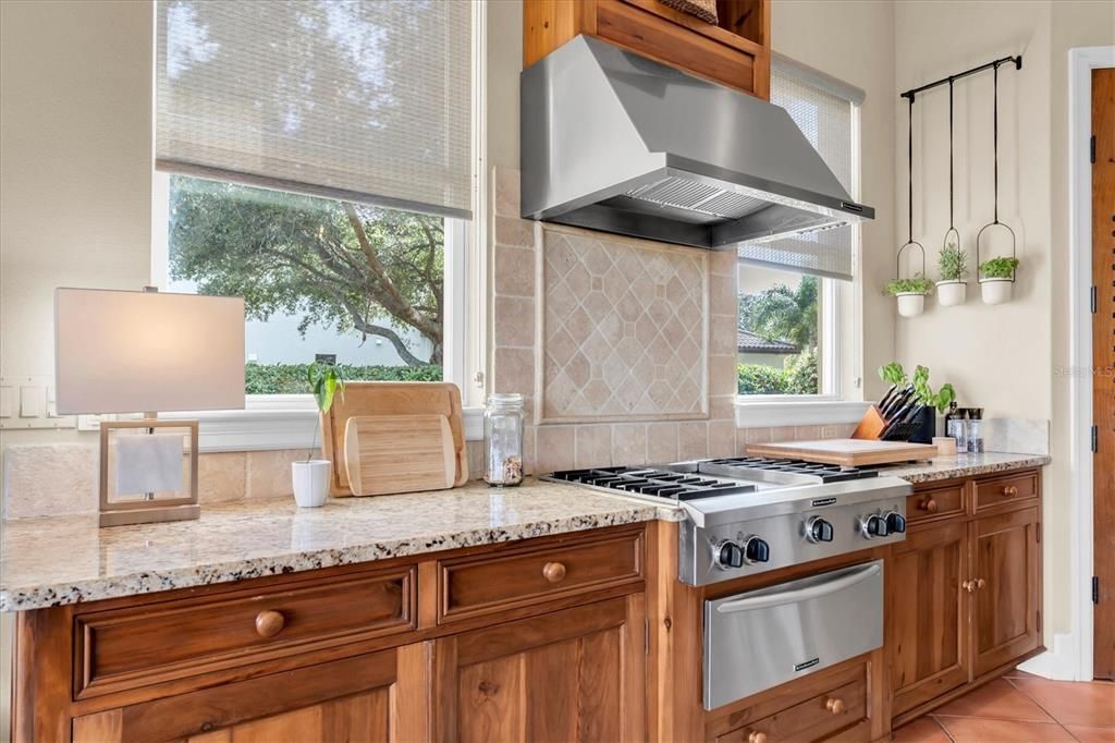 На продажу: $2,175,000 (4 спален, 4 ванн, 4624 Квадратных фут)