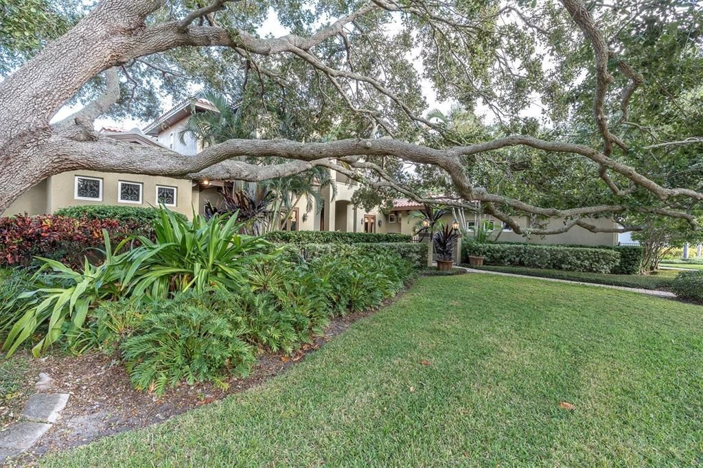 На продажу: $2,175,000 (4 спален, 4 ванн, 4624 Квадратных фут)