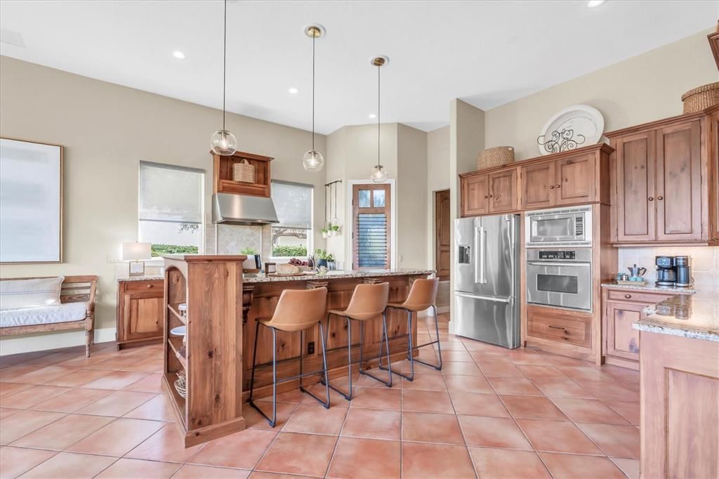 На продажу: $2,175,000 (4 спален, 4 ванн, 4624 Квадратных фут)