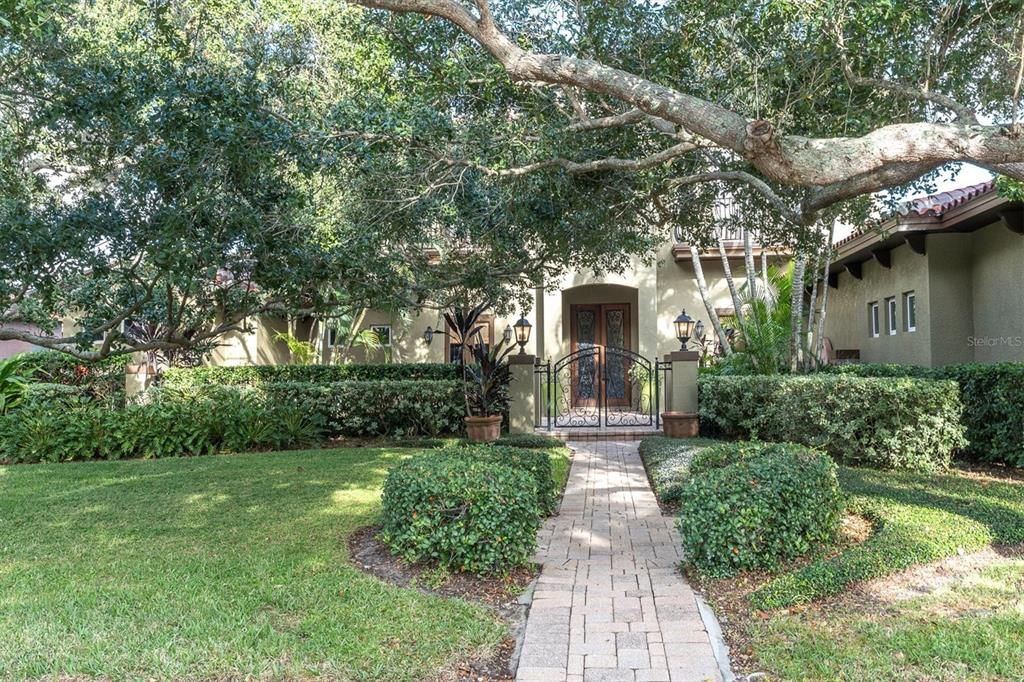 На продажу: $2,175,000 (4 спален, 4 ванн, 4624 Квадратных фут)