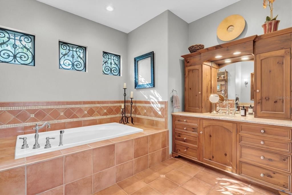 На продажу: $2,175,000 (4 спален, 4 ванн, 4624 Квадратных фут)