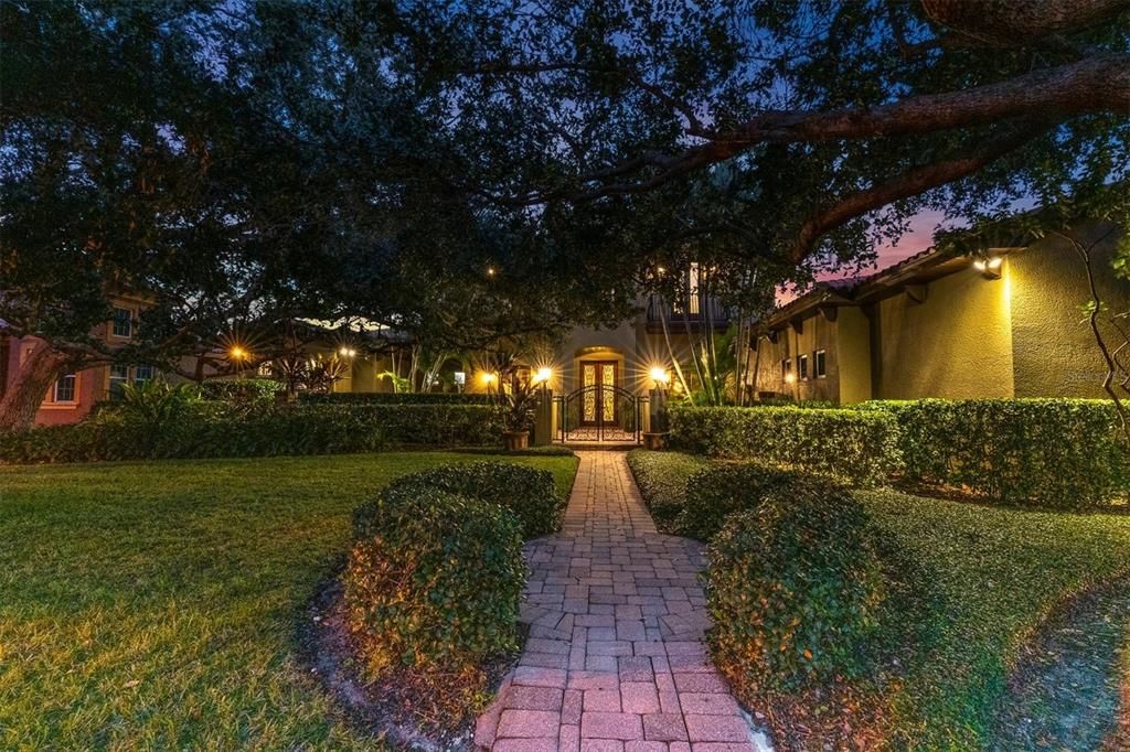 На продажу: $2,175,000 (4 спален, 4 ванн, 4624 Квадратных фут)