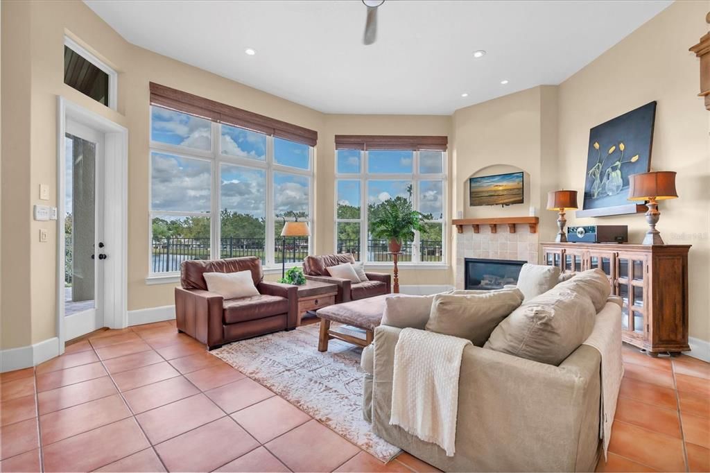 На продажу: $2,175,000 (4 спален, 4 ванн, 4624 Квадратных фут)