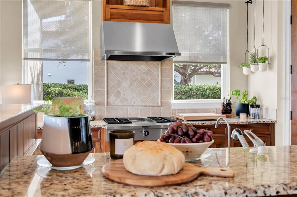 На продажу: $2,175,000 (4 спален, 4 ванн, 4624 Квадратных фут)