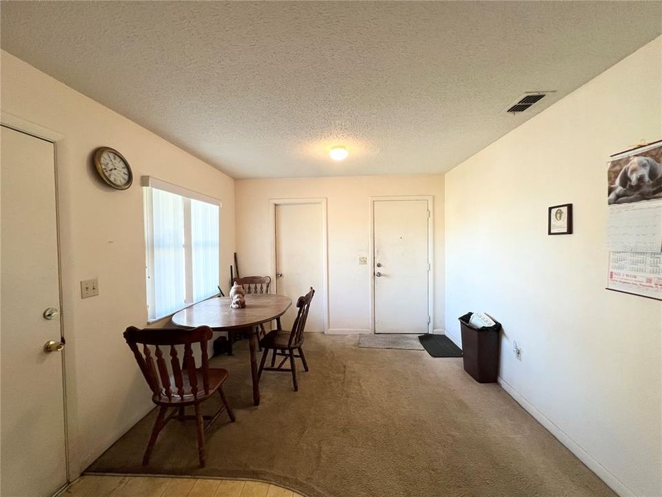 待售: $199,000 (3 贝兹, 2 浴室, 1032 平方英尺)