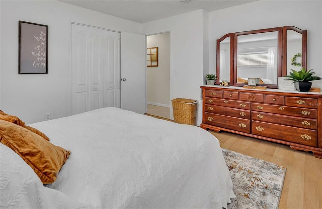 На продажу: $265,597 (3 спален, 2 ванн, 1198 Квадратных фут)