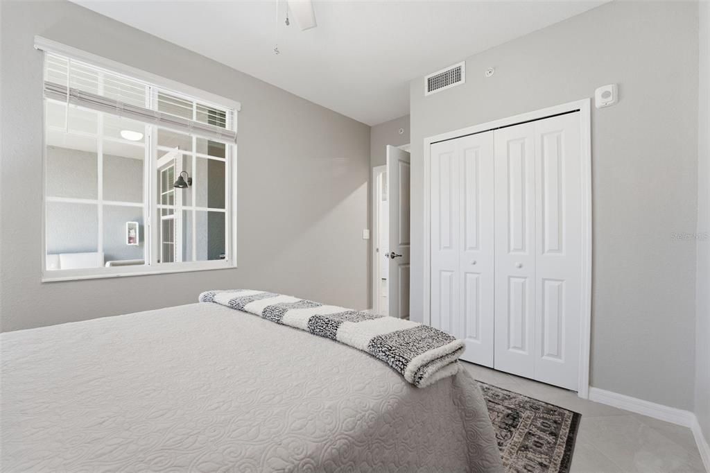 For Sale: $419,900 (2 beds, 2 baths, 1366 Square Feet)