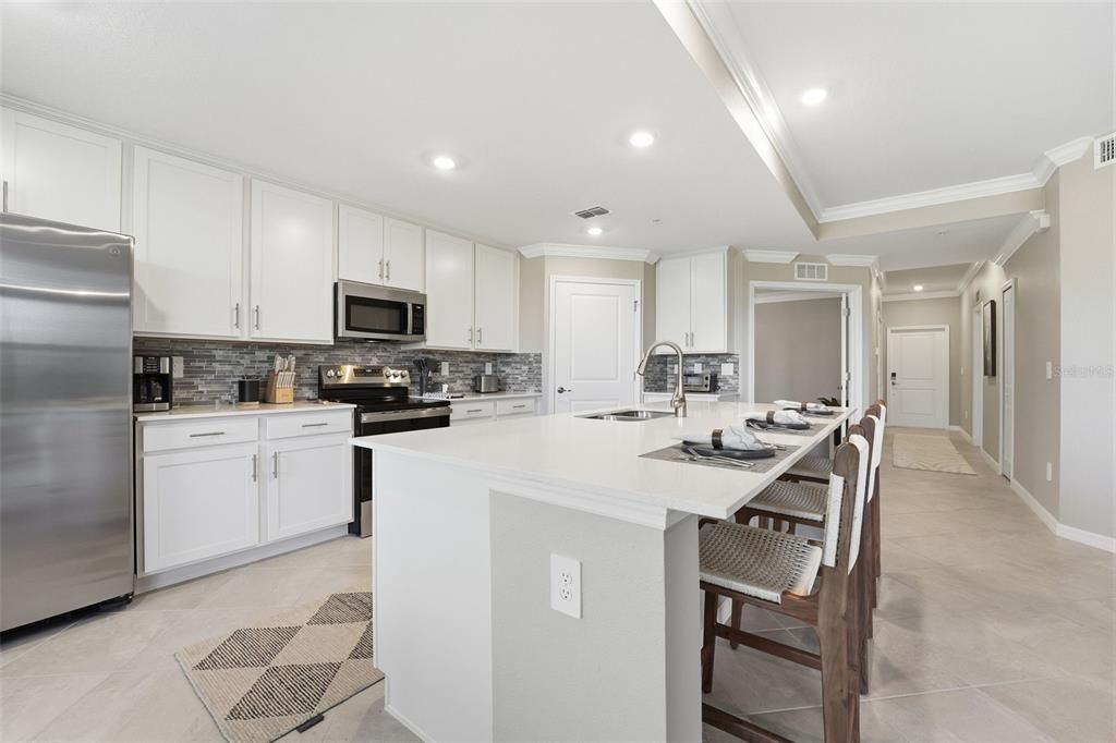 For Sale: $419,900 (2 beds, 2 baths, 1366 Square Feet)