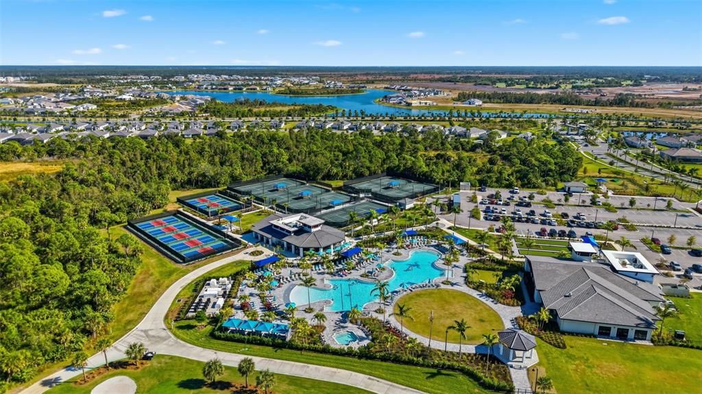 For Sale: $419,900 (2 beds, 2 baths, 1366 Square Feet)