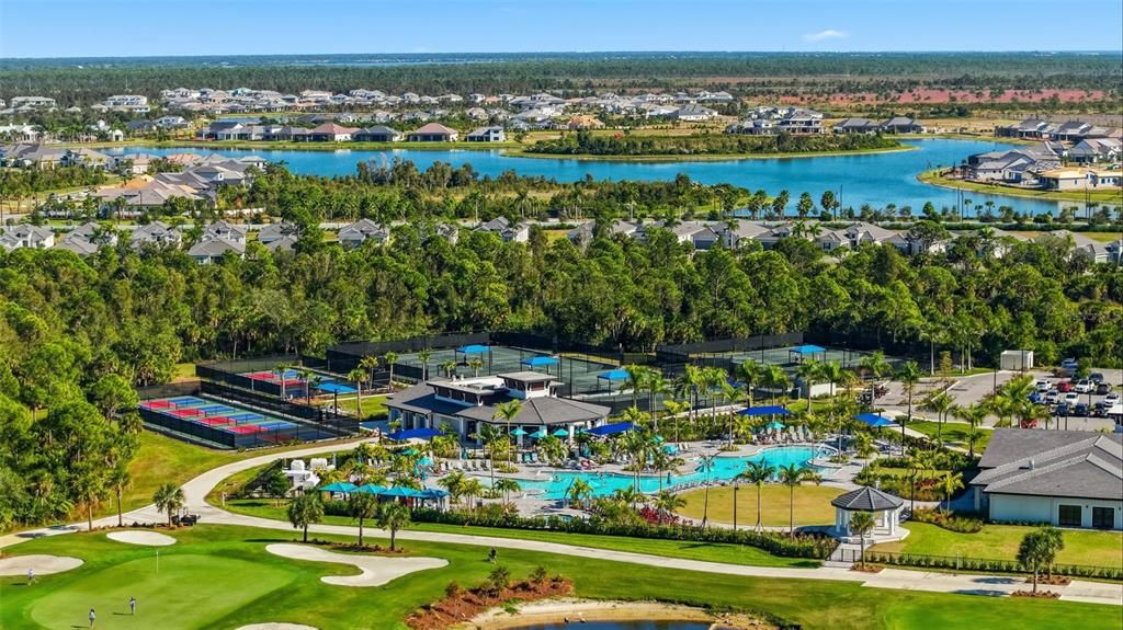 For Sale: $419,900 (2 beds, 2 baths, 1366 Square Feet)