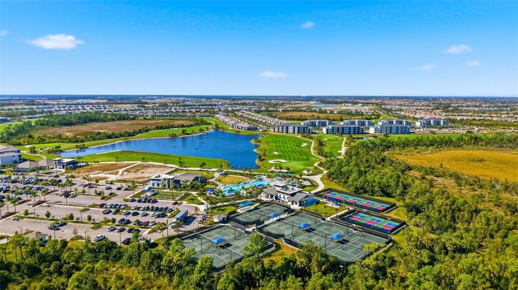 For Sale: $419,900 (2 beds, 2 baths, 1366 Square Feet)