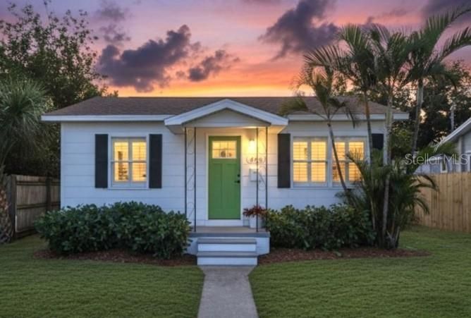 For Sale: $350,000 (2 beds, 1 baths, 624 Square Feet)