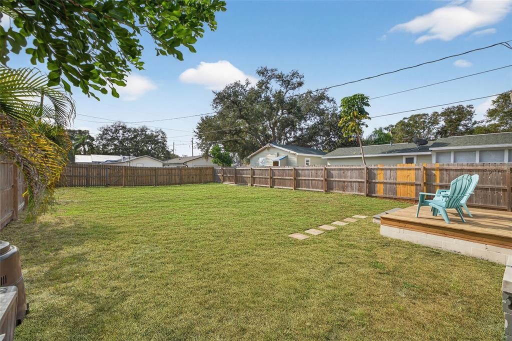 For Sale: $350,000 (2 beds, 1 baths, 624 Square Feet)