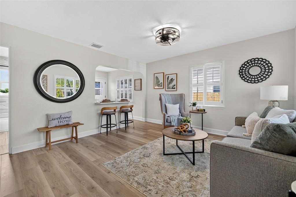 For Sale: $350,000 (2 beds, 1 baths, 624 Square Feet)